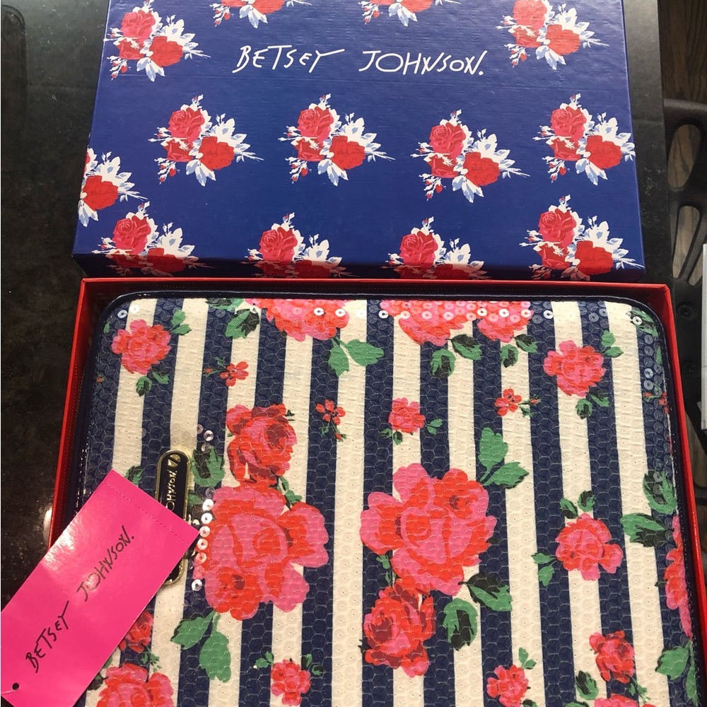 New in Box Betsy Johnson E-Reader Tablet Case in Sequined Blue Stripes w/ Roses